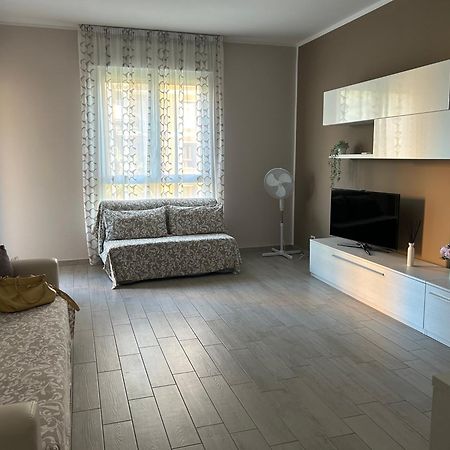 Appartamento Veronica, Per Lavoro E Relax Corsico Esterno foto